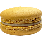 Macaron de avellana tostada y crema untuosa hecho en Barcelona.
